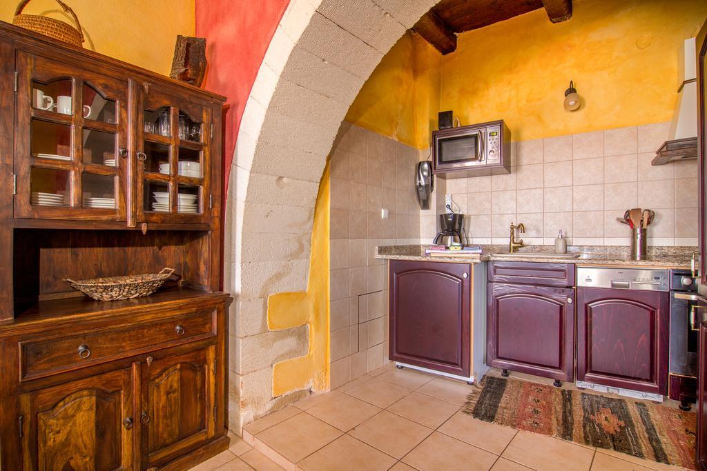 Samonas Traditional Villas Pokoj fotografie
