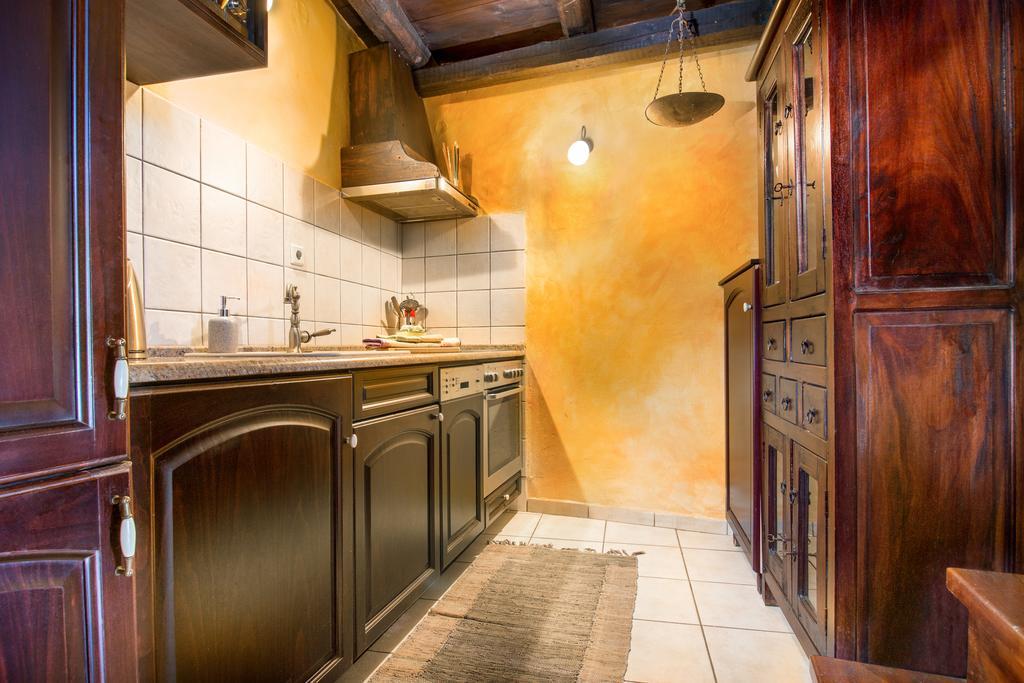 Samonas Traditional Villas Pokoj fotografie
